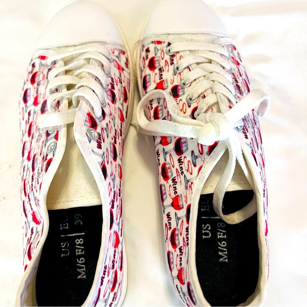 Boutique wine tennis shoes